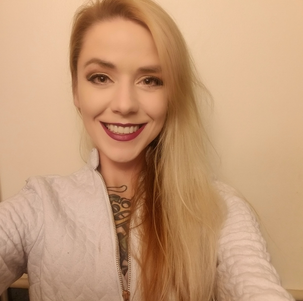 Meet your Posher, Julia